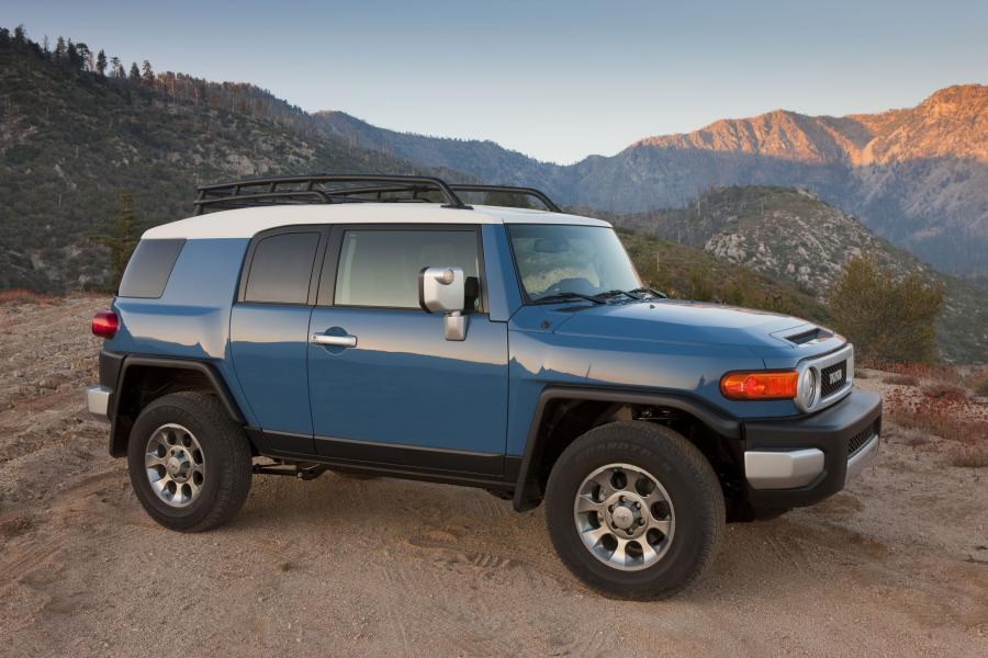  Toyota FJ Cruiser 2012 года  (фото 44 из 44)